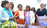 Ministra Cida Gonçalves e governadora Fátima Bezerra assinam termo para instalação de Casas da Mulher Brasileira no RN
