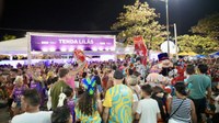 Tenda Lilás reúne milhares de pessoas nas prévias carnavalescas de Maceió