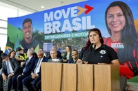 Programa de crédito para trabalhadores de aplicativos terá juros menores para mulheres e financiará motos e bicicletas elétricas
