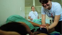 Câmara aprova regulamentação da profissão de doula e projeto segue para sanção presidencial